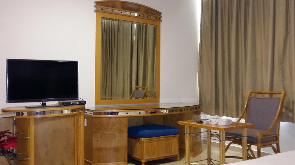 عمان Palm Hotel Suites المظهر الخارجي الصورة