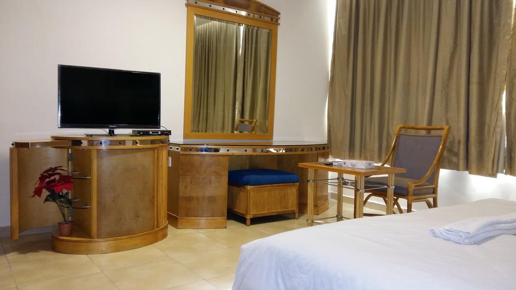 عمان Palm Hotel Suites الغرفة الصورة